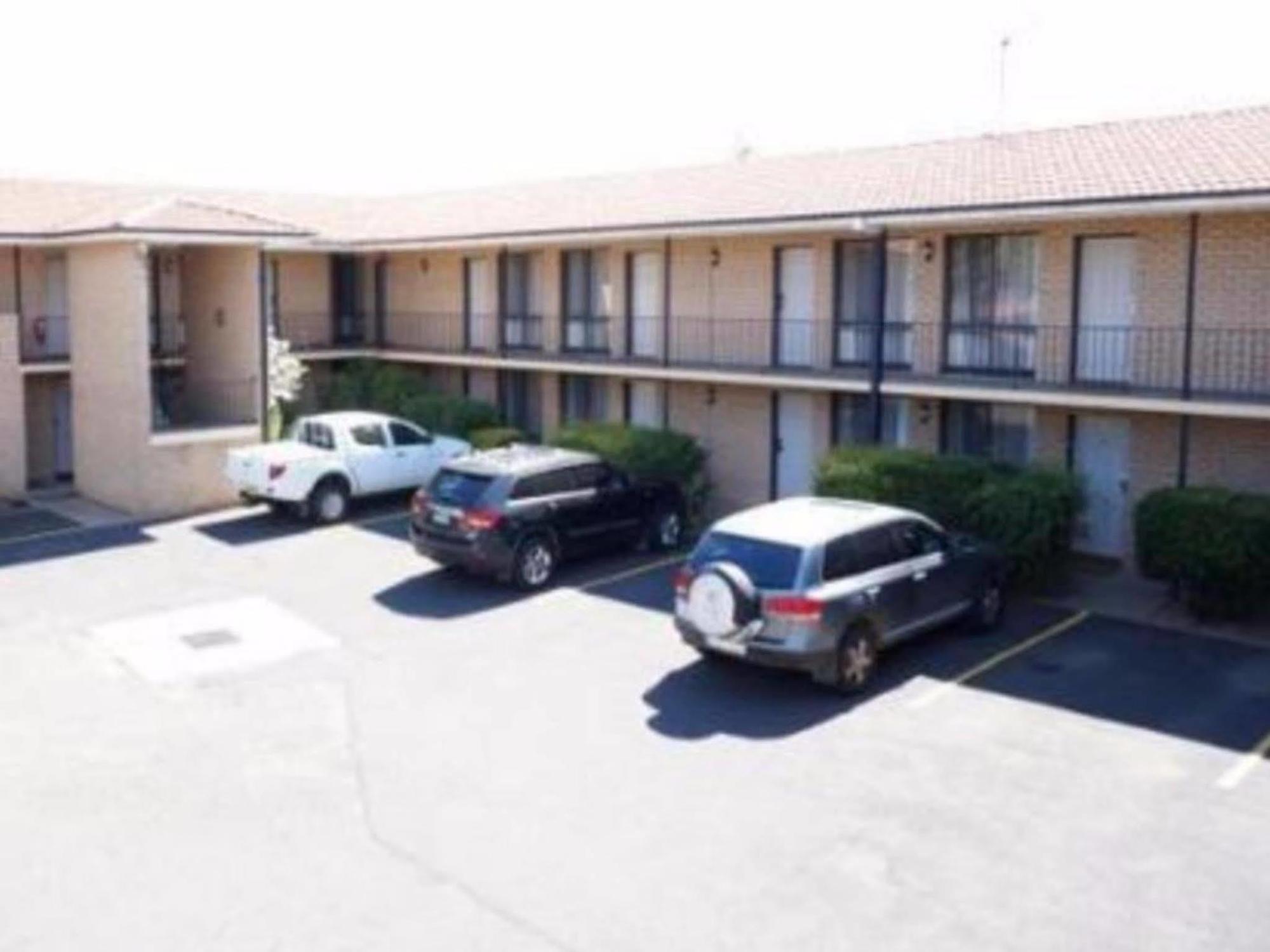 West End Motor Lodge Orange Exterior foto